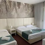 爱神酒店 酒店 3*