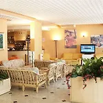 爱神酒店 3* 利尼亚诺萨比亚多罗