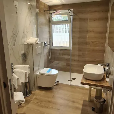 Eros فندق لينانو سابيادورو