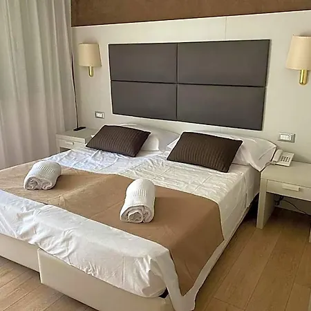 호텔 Eros 3*