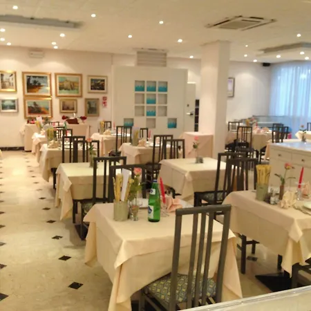 Eros Hotel 3*