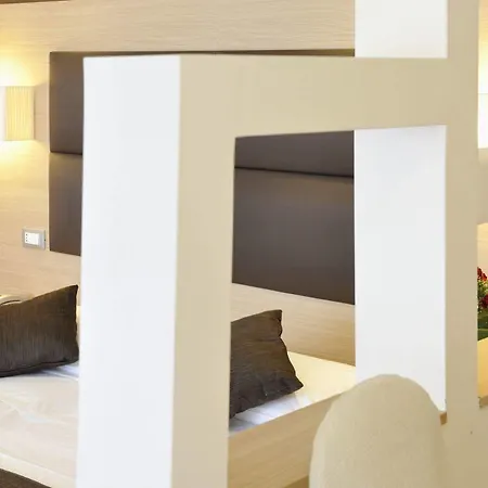 Eros Hotel 3*